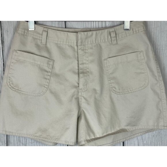 Old Navy Size 8 Khaki Shorts with Front Pockets That Look Like Back Pockets - Picture 4 of 8